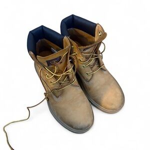 Timberland Brown Leather Boots with Navy Accents